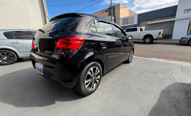 GM - Chevrolet ONIX HATCH LTZ 1.4 8V FlexPower 5p Mec. 2013 Flex-4