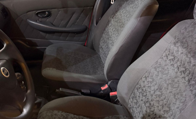 Fiat Siena EL 1.0 mpi Fire Flex 8V 4p 2010 Flex-4