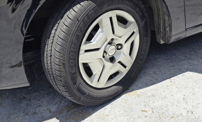 GM - Chevrolet ONIX HATCH LS 1.0 8V FlexPower 5p Mec. 2015 Flex-8