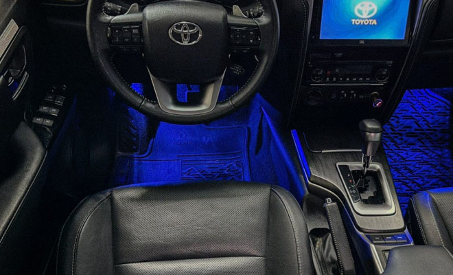 Toyota Hilux SW4 SRX 4x4 2.8 TDI-4