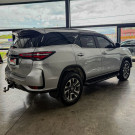 Toyota Hilux SW4 SRX 4x4 2.8 TDI-2