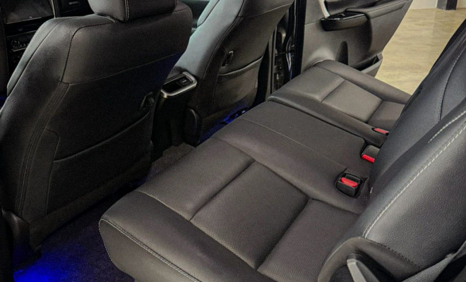 Toyota Hilux SW4 SRX 4x4 2.8 TDI-5