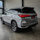 Toyota Hilux SW4 SRX 4x4 2.8 TDI-3