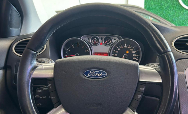 Ford Focus Ghia Sed. 2.0 16V/2.0 16V Flex Aut 2010 Flex-14