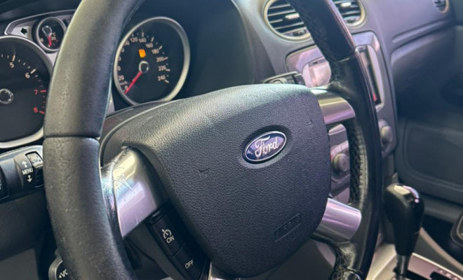 Ford Focus Ghia Sed. 2.0 16V/2.0 16V Flex Aut 2010 Flex-17