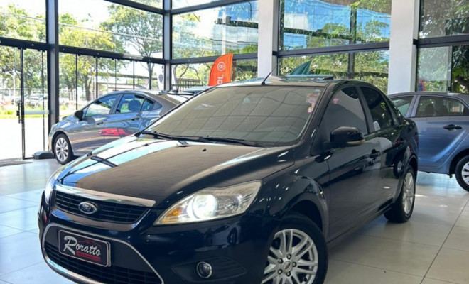 Ford Focus Ghia Sed. 2.0 16V/2.0 16V Flex Aut 2010 Flex