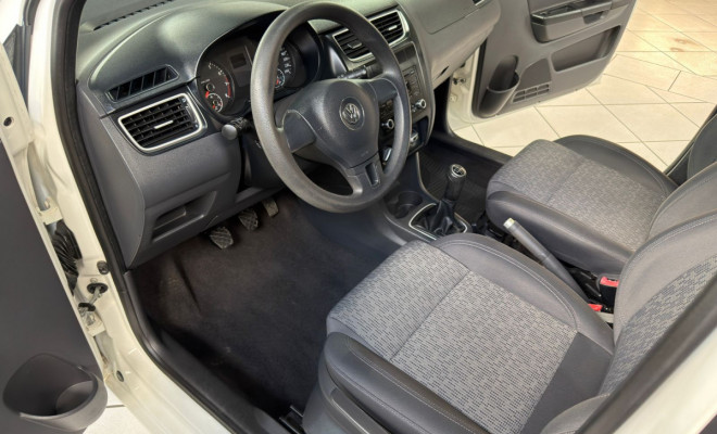 VW - VolksWagen Fox 1.6 Mi Total Flex 8V 5p 2013 Flex-0