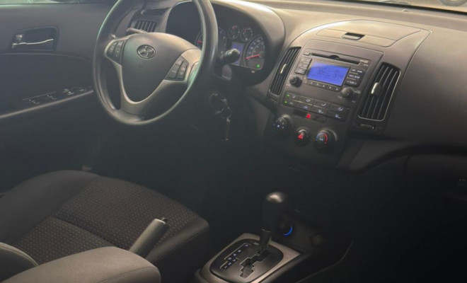 Hyundai i30 2.0 16V 145cv 5p Aut. 2012 Gasolina-9