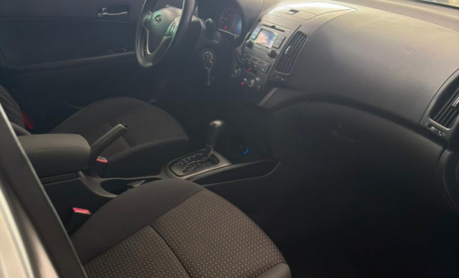Hyundai i30 2.0 16V 145cv 5p Aut. 2012 Gasolina-11