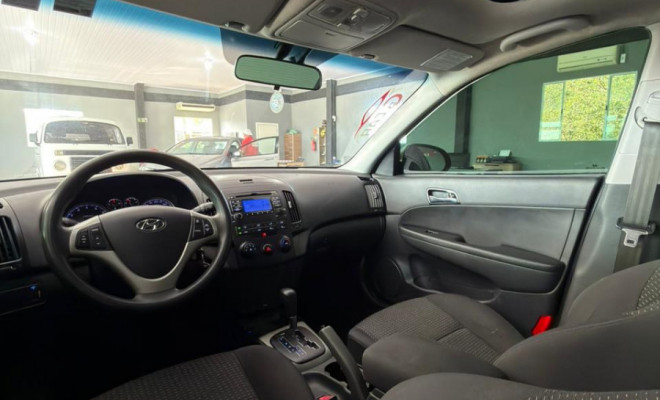 Hyundai i30 2.0 16V 145cv 5p Aut. 2012 Gasolina-7