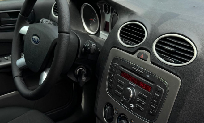 Ford Focus 1.6 S/SE/SE Plus Flex 8V/16V  5p 2012 Flex-6