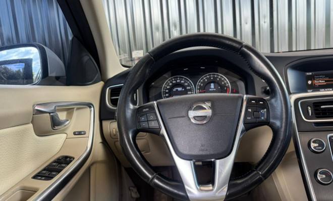 Volvo S60 T-5 2.0 240cv 4p 2012 Gasolina-13