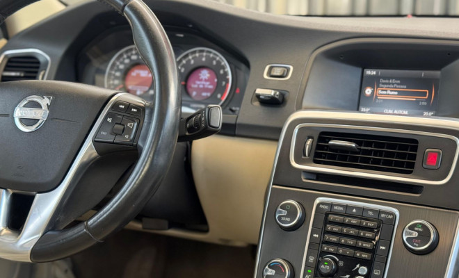 Volvo S60 T-5 2.0 240cv 4p 2012 Gasolina-8