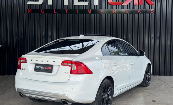 Volvo S60 T-5 2.0 240cv 4p 2012 Gasolina-1