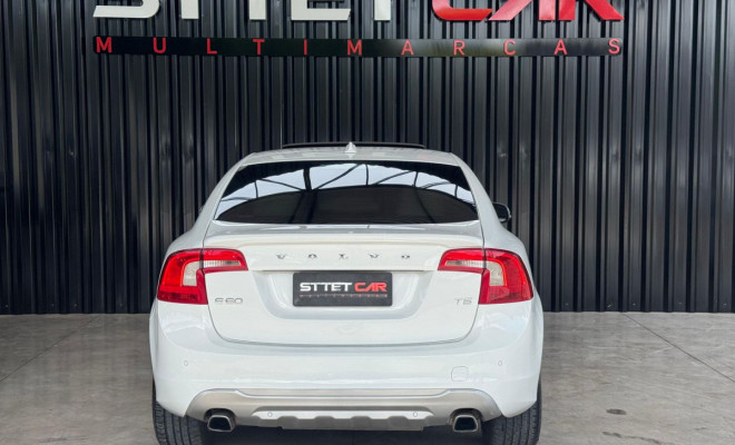 Volvo S60 T-5 2.0 240cv 4p 2012 Gasolina-4