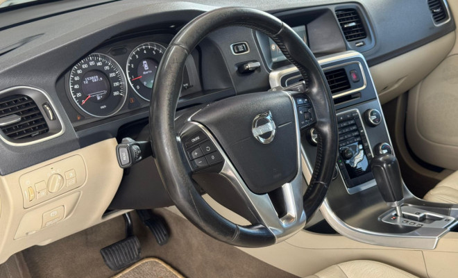 Volvo S60 T-5 2.0 240cv 4p 2012 Gasolina-5