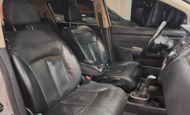 Nissan TIIDA SL 1.8/1.8 Flex 16V Aut. 2013 Flex-23