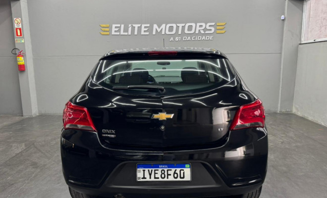 GM - Chevrolet ONIX HATCH LT 1.0 8V FlexPower 5p Mec. 2018 Flex-2