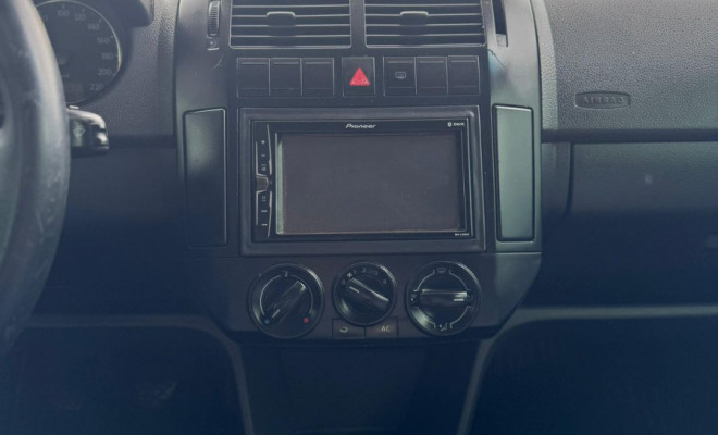 VW - VolksWagen Polo 1.6 E-Flex 8V 5p 2013 Flex-8