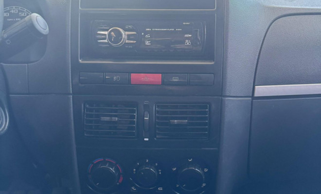 Fiat Palio ELX 1.3 mpi Flex 8V 4p 2005 Flex-9