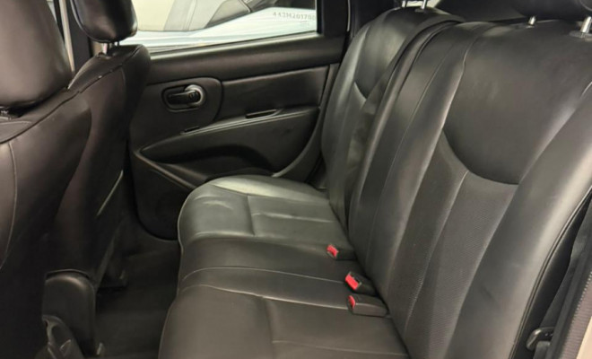 Nissan LIVINA SL 1.8 16V Flex Fuel Aut. 2012 Flex-4