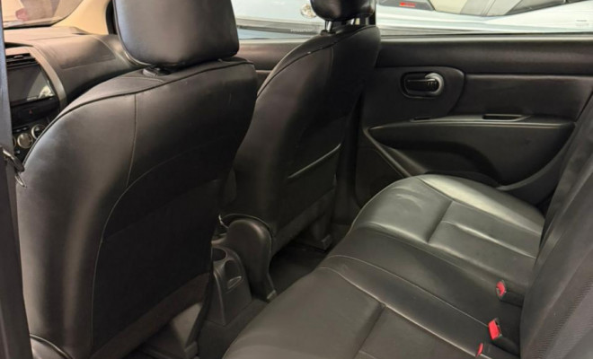 Nissan LIVINA SL 1.8 16V Flex Fuel Aut. 2012 Flex-6