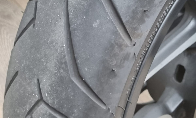 BAJAJ DOMINAR 400  2025 Gasolina-12