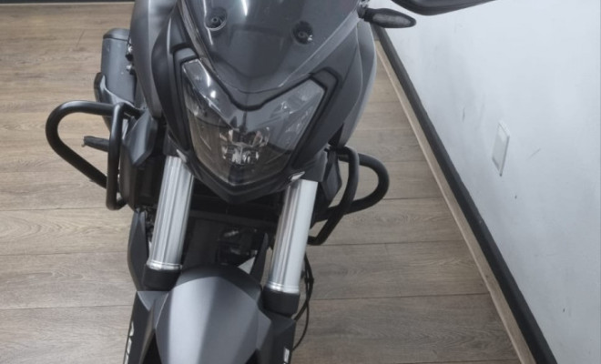 BAJAJ DOMINAR 400  2025 Gasolina-1