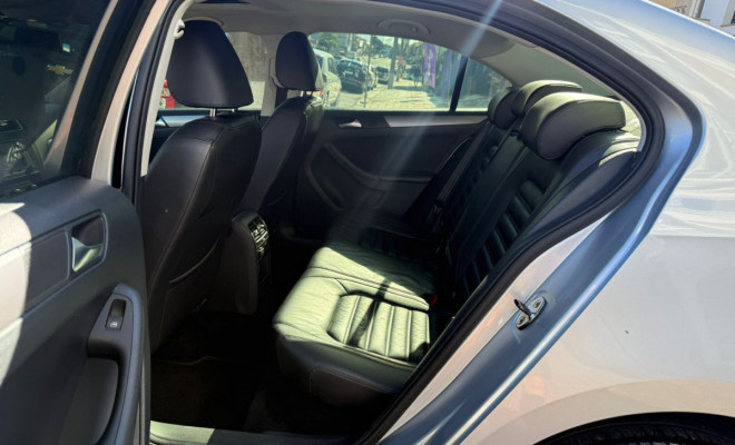 VW - VolksWagen JETTA Highline 2.0 TSI 16V 4p Tiptronic 2013 Gasolina-8