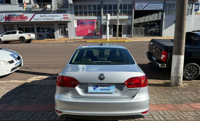 VW - VolksWagen JETTA Highline 2.0 TSI 16V 4p Tiptronic 2013 Gasolina-4