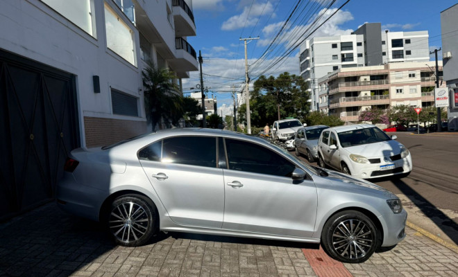 VW - VolksWagen JETTA Highline 2.0 TSI 16V 4p Tiptronic 2013 Gasolina-2