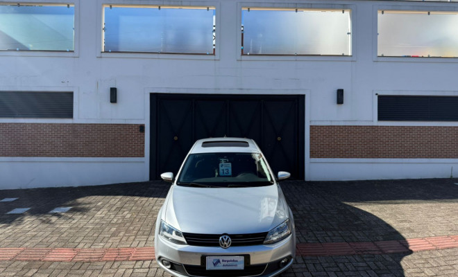 VW - VolksWagen JETTA Highline 2.0 TSI 16V 4p Tiptronic 2013 Gasolina