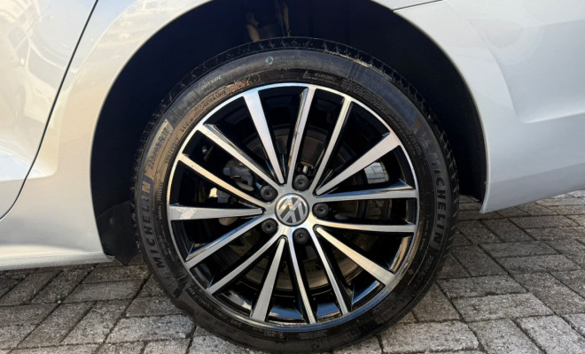 VW - VolksWagen JETTA Highline 2.0 TSI 16V 4p Tiptronic 2013 Gasolina-9