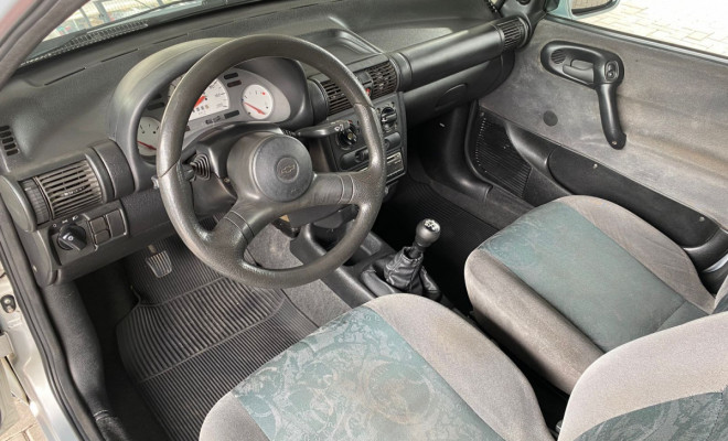 GM - Chevrolet Corsa Sed.Wind 1.0/Millenium/Classic VHC 2001 Gasolina-11