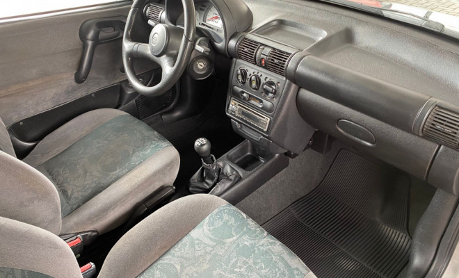 GM - Chevrolet Corsa Sed.Wind 1.0/Millenium/Classic VHC 2001 Gasolina-10