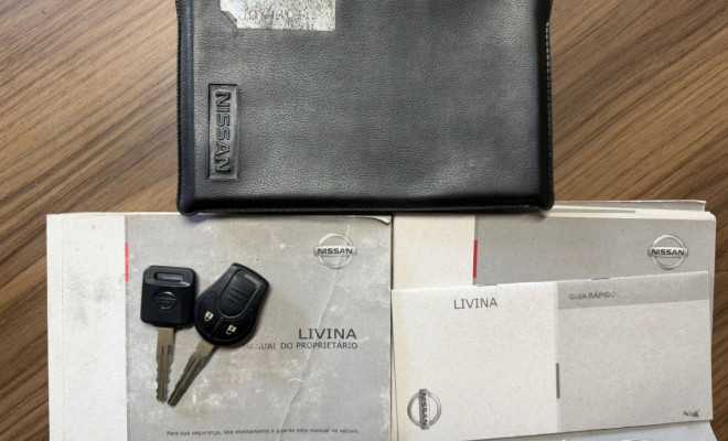 Nissan LIVINA GRAND S 1.8 16V Flex Fuel Mec. 2012 Flex-9