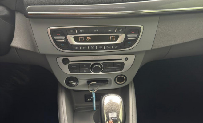 RENAULT FLUENCE PRIVILÈGE 2.0 AUT. 2015 | TETO SOLAR E CONFORTO PREMIUM.-9