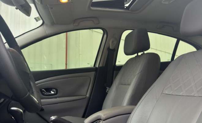 RENAULT FLUENCE PRIVILÈGE 2.0 AUT. 2015 | TETO SOLAR E CONFORTO PREMIUM.-7