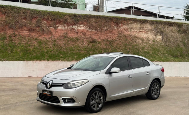 RENAULT FLUENCE PRIVILÈGE 2.0 AUT. 2015 | TETO SOLAR E CONFORTO PREMIUM.