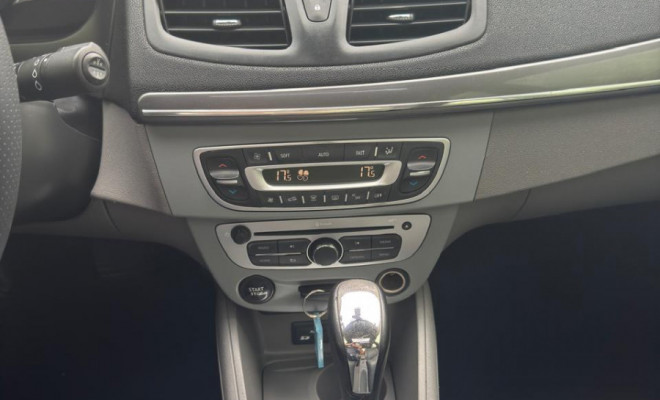 RENAULT FLUENCE PRIVILÈGE 2.0 AUT. 2015 | TETO SOLAR E CONFORTO PREMIUM.-5