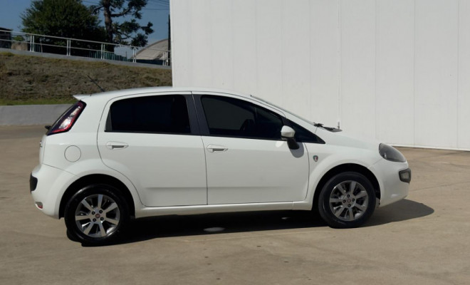 PUNTO ATTRACTIVE 1.4 SÉRIE ITÁLIA 2016 | DESIGN EXCLUSIVO E MOTOR 1.4-16