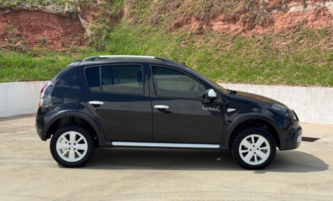 SANDERO STEPWAY 1.6 AUT. 2014 | ESPAÇO E ROBUSTEZ COM CONFORTO AUTOMÁTICO-16