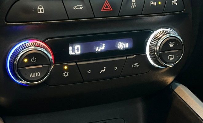 GM - Chevrolet ONIX SED. Plus PREM. 1.0-4