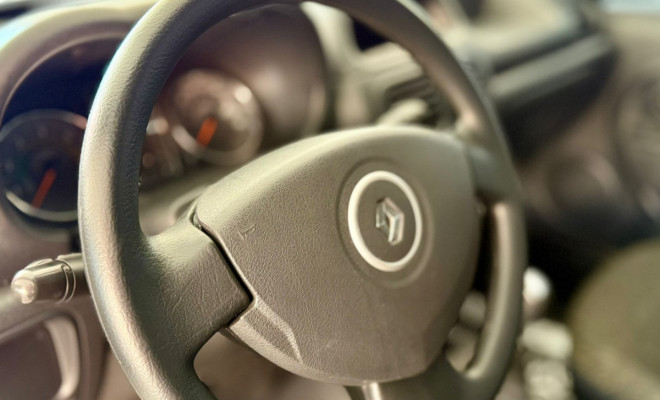 Renault Clio RN/Alizé/Expr./1.0 Hi-Power 16V 5p 2014 Flex-4