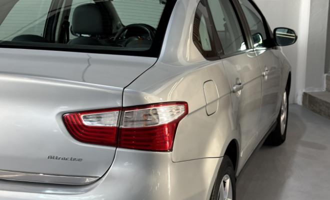 Fiat Grand Siena ATTRAC. 1.4 EVO F.Flex 8V 2015 Flex-7