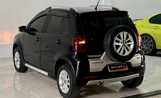 VW - VolksWagen CROSSFOX 1.6 Mi Total Flex 8V 5p 2013 Flex-18