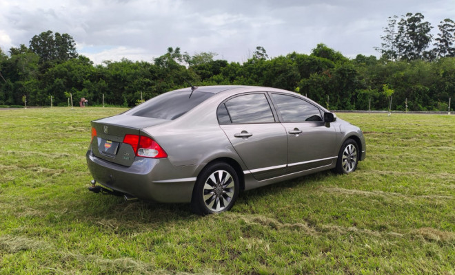 Honda Civic Sed. LXL/ LXL SE 1.8 Flex 16V Aut. 2011 Flex-1