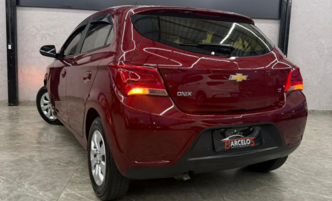 GM - Chevrolet ONIX HATCH LT 1.0 8V FlexPower 5p Mec. 2019 Flex-10