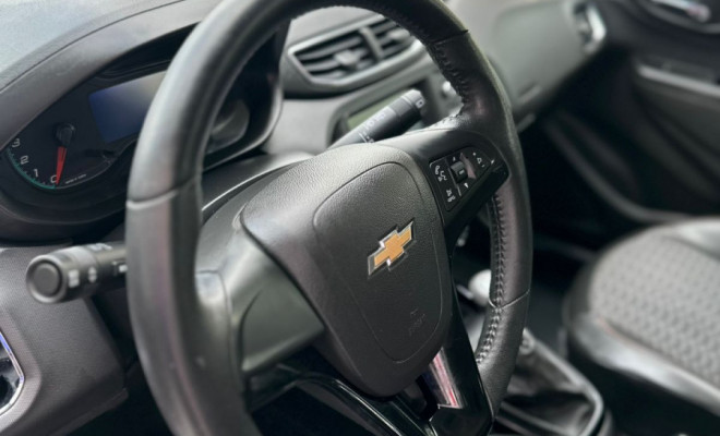 GM - Chevrolet ONIX HATCH LTZ 1.4 8V FlexPower 5p Mec. 2017 Flex-6