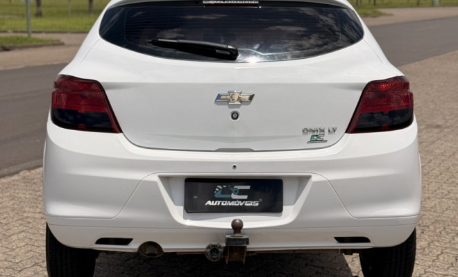 GM - Chevrolet ONIX HATCH LT 1.0 8V FlexPower 5p Mec. 2015 Flex-3